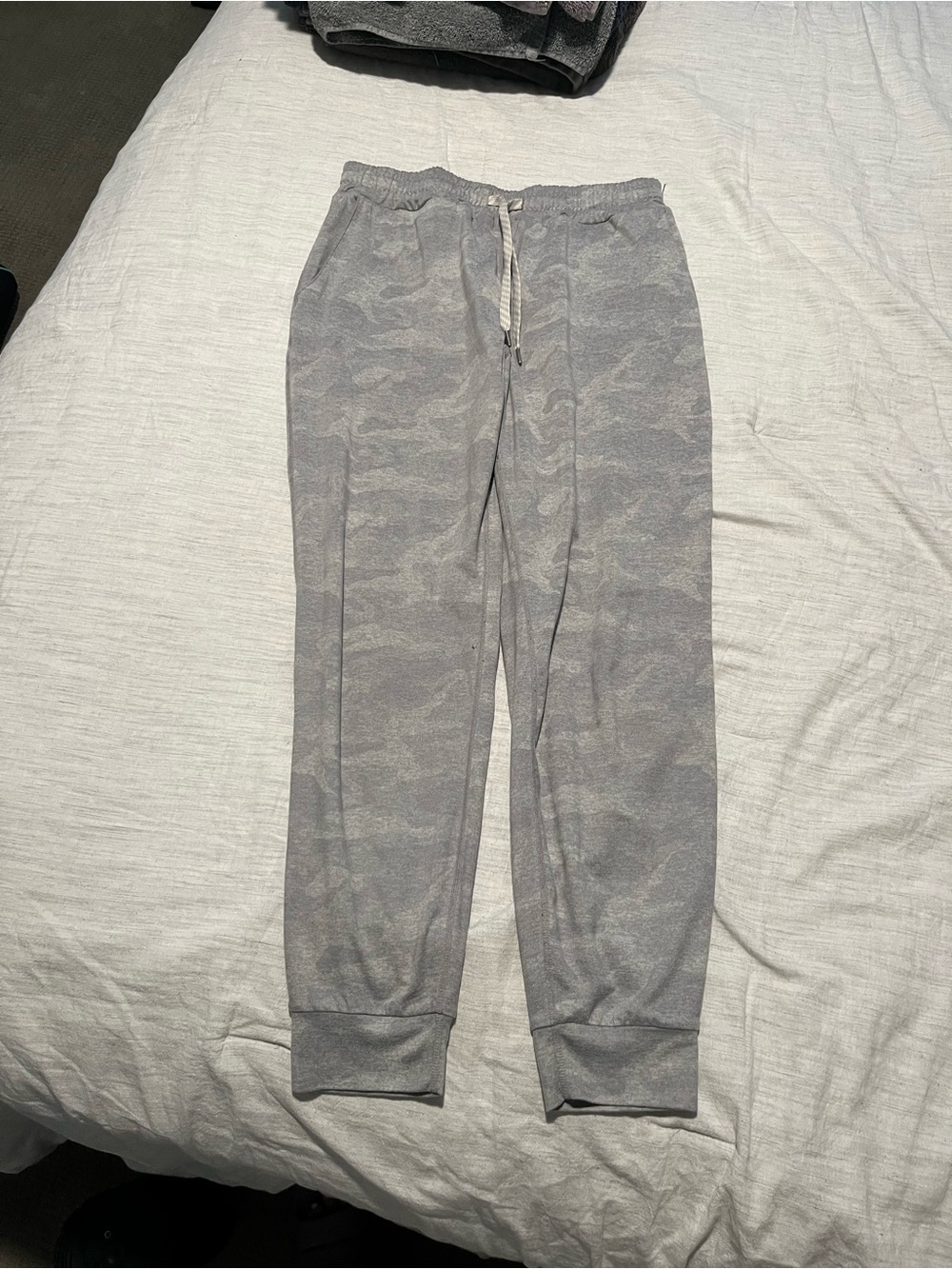 Vuori Halo Performance Jogger Grey Camo Heather